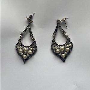 Silver Heart shaped earrings with beautiful Pearls